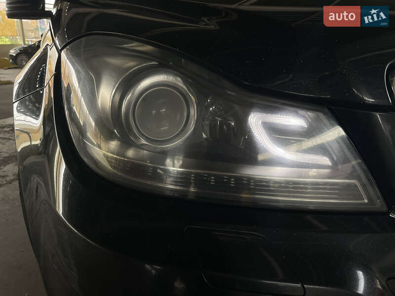 Універсал Mercedes-Benz C-Class 2013 в Вінниці