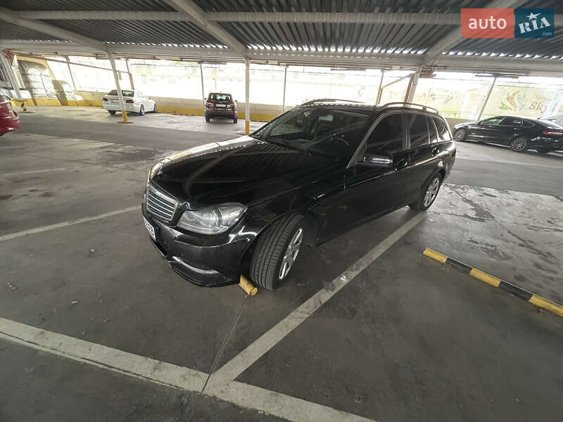 Універсал Mercedes-Benz C-Class 2013 в Вінниці
