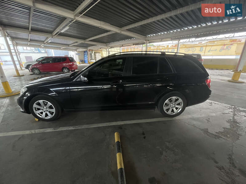 Універсал Mercedes-Benz C-Class 2013 в Вінниці