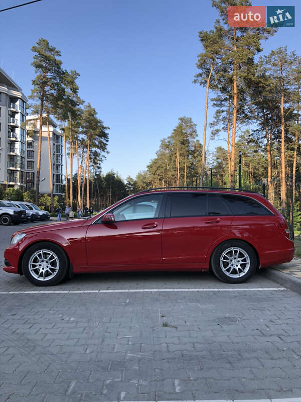 Универсал Mercedes-Benz C-Class 2013 в Киеве