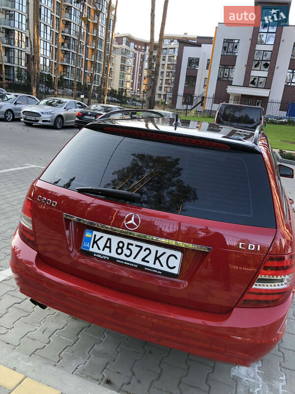 Универсал Mercedes-Benz C-Class 2013 в Киеве