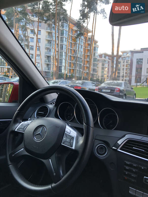 Универсал Mercedes-Benz C-Class 2013 в Киеве