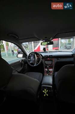 Седан Mercedes-Benz C-Class 2003 в Стрию