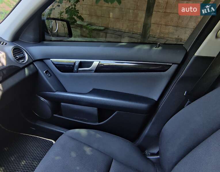 Седан Mercedes-Benz C-Class 2011 в Одесі