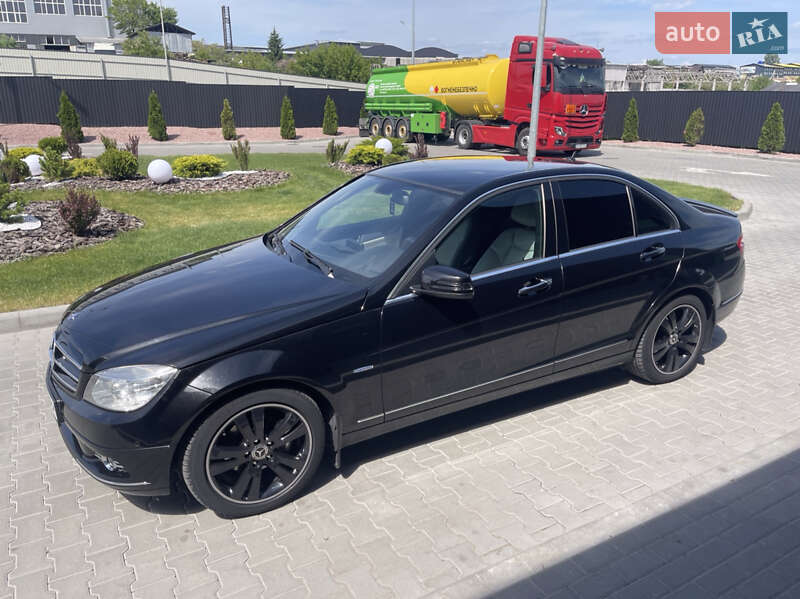Седан Mercedes-Benz C-Class 2010 в Тернополі