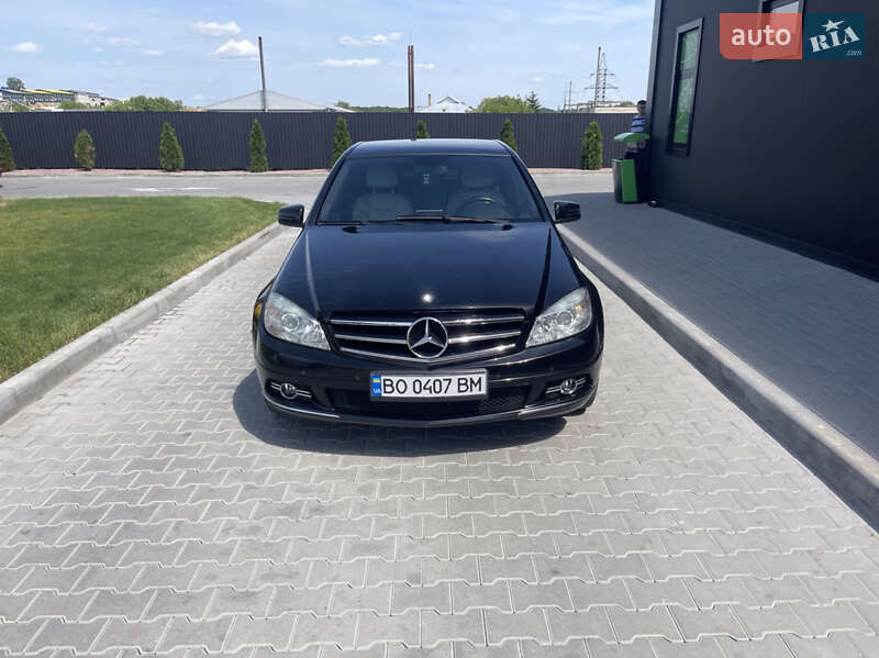 Седан Mercedes-Benz C-Class 2010 в Тернополі