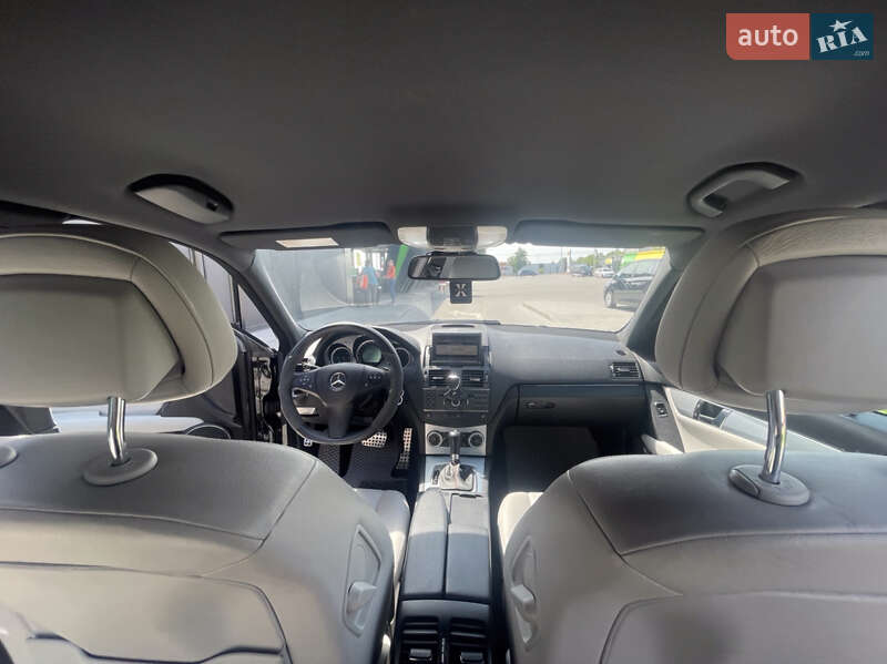 Седан Mercedes-Benz C-Class 2010 в Тернополі