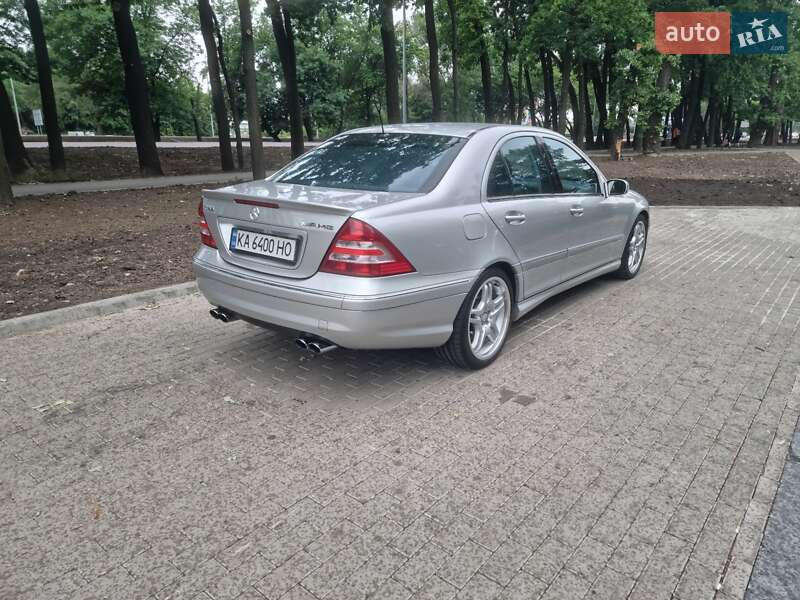 Седан Mercedes-Benz C-Class 2005 в Киеве