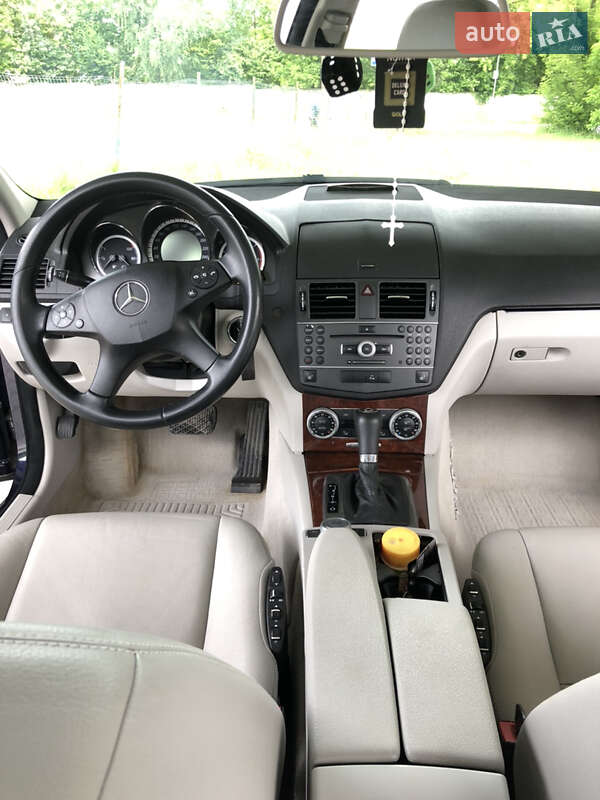 Універсал Mercedes-Benz C-Class 2010 в Гусятині