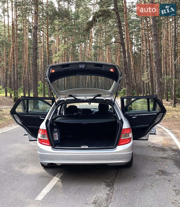 Универсал Mercedes-Benz C-Class 2009 в Полтаве