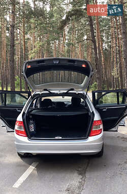 Универсал Mercedes-Benz C-Class 2009 в 