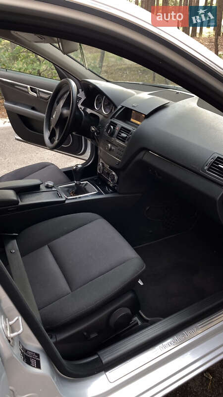 Универсал Mercedes-Benz C-Class 2009 в Полтаве