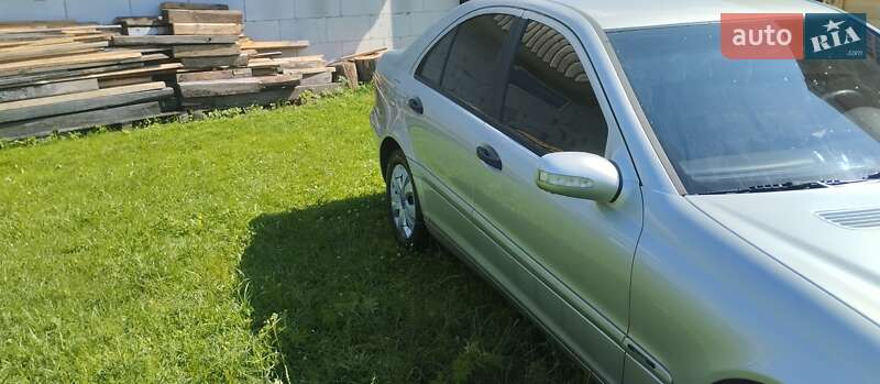Седан Mercedes-Benz C-Class 2003 в Луцке