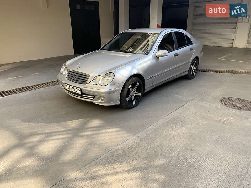 Седан Mercedes-Benz C-Class 2005 в Одессе