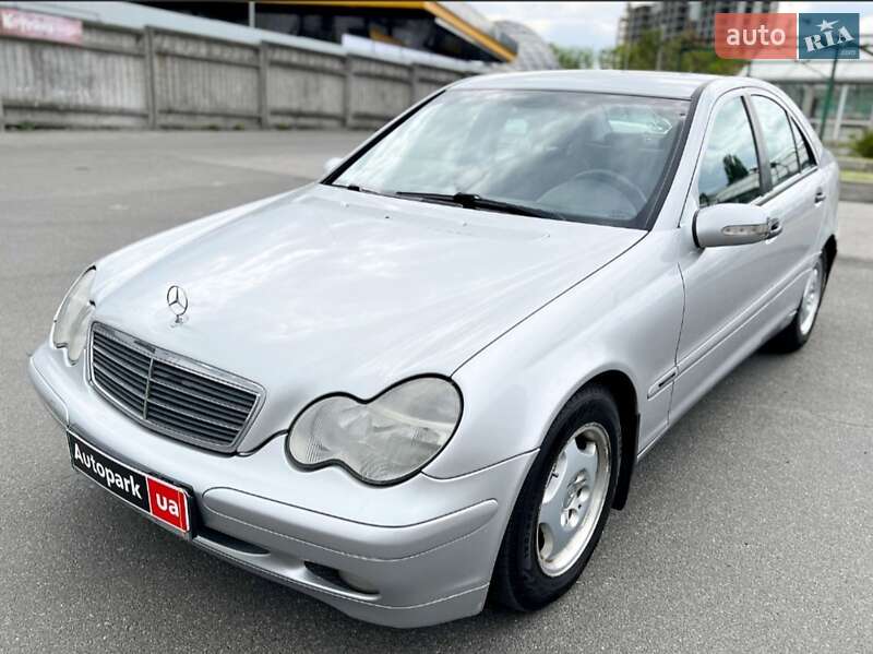 Седан Mercedes-Benz C-Class 2001 в Киеве