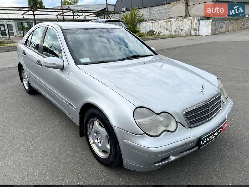 Седан Mercedes-Benz C-Class 2001 в Киеве