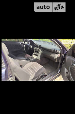 Купе Mercedes-Benz C-Class 2002 в 