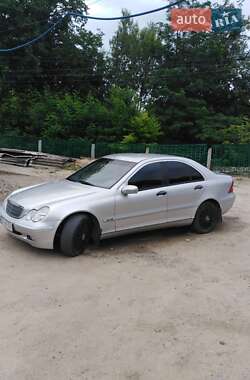 Седан Mercedes-Benz C-Class 2002 в Черновцах