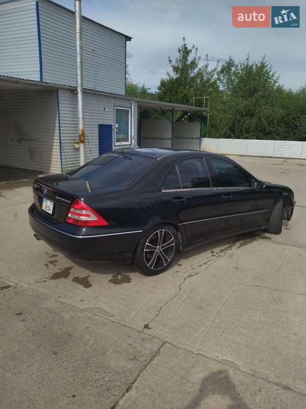 Седан Mercedes-Benz C-Class 2005 в Бориславі