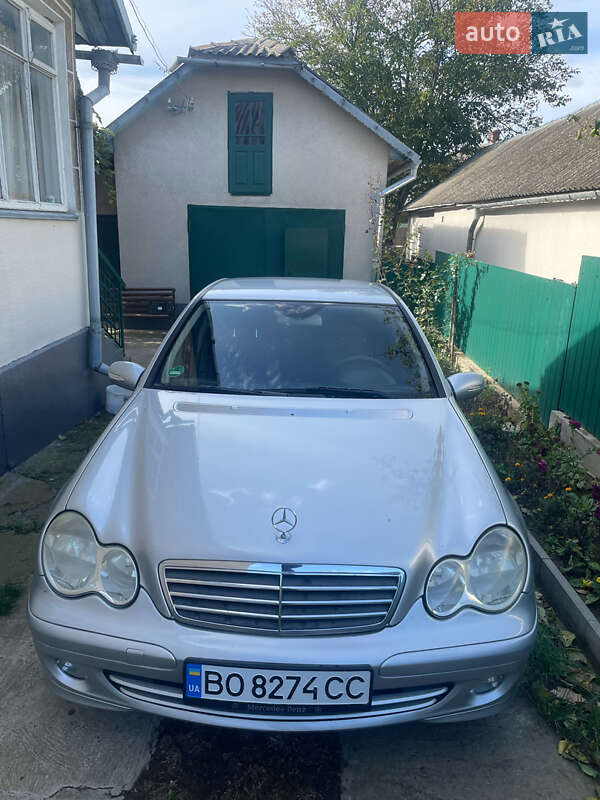 Седан Mercedes-Benz C-Class 2004 в Чорткові