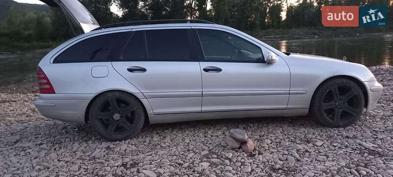 Универсал Mercedes-Benz C-Class 2003 в Хусте