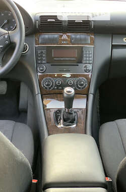 Седан Mercedes-Benz C-Class 2004 в 