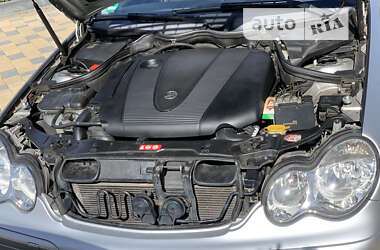 Седан Mercedes-Benz C-Class 2004 в 