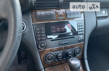 Седан Mercedes-Benz C-Class 2004 в 