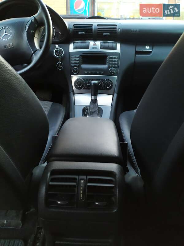 Универсал Mercedes-Benz C-Class 2006 в Львове
