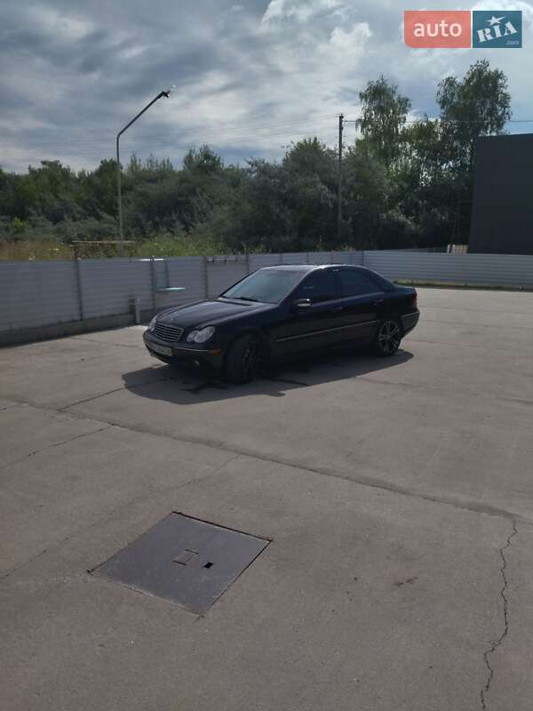 Седан Mercedes-Benz C-Class 2005 в Бориславі