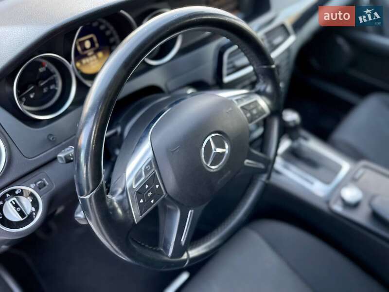 Універсал Mercedes-Benz C-Class 2011 в Луцьку