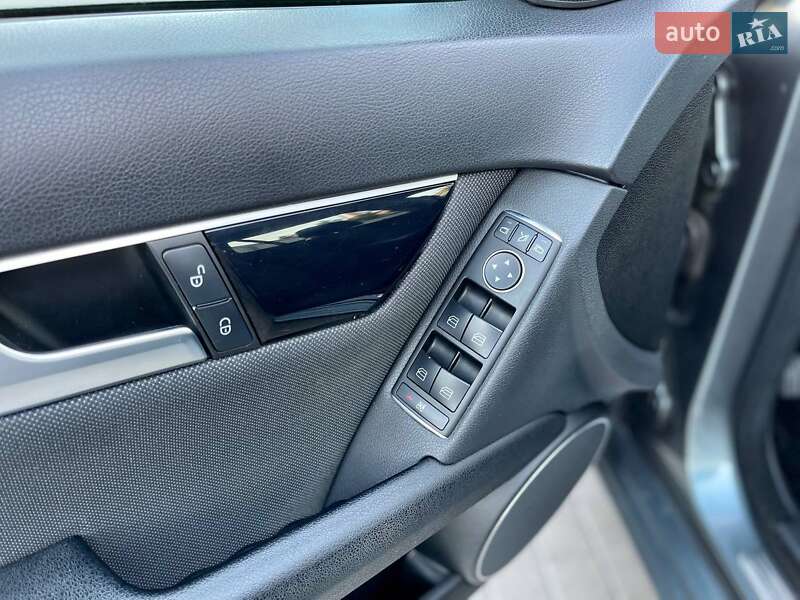 Універсал Mercedes-Benz C-Class 2011 в Луцьку