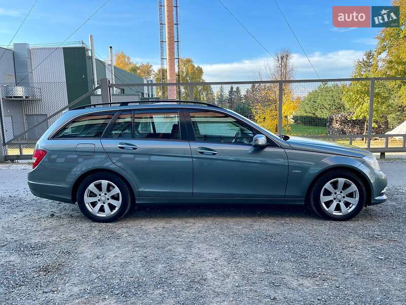 Універсал Mercedes-Benz C-Class 2011 в Луцьку