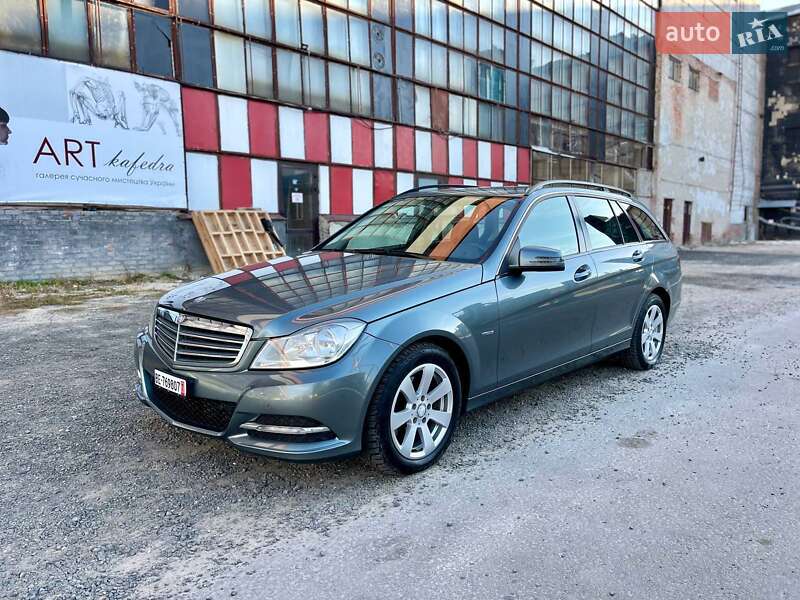 Універсал Mercedes-Benz C-Class 2011 в Луцьку