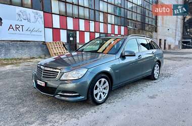 Универсал Mercedes-Benz C-Class 2011 в Луцке