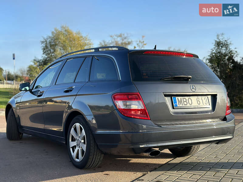 Універсал Mercedes-Benz C-Class 2010 в Львові