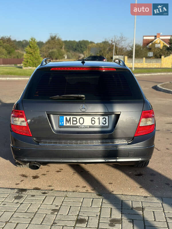 Універсал Mercedes-Benz C-Class 2010 в Львові