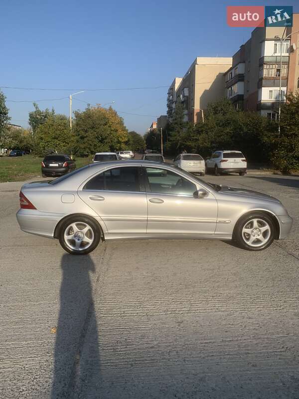 Седан Mercedes-Benz C-Class 2004 в Ужгороде