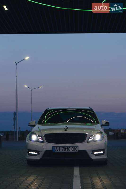 Седан Mercedes-Benz C-Class 2011 в 