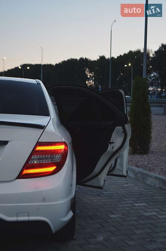 Седан Mercedes-Benz C-Class 2011 в Коростышеве фото 10 Седан Mercedes-Benz C-Class 2011 в Коростышеве