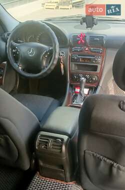 Універсал Mercedes-Benz C-Class 2002 в 