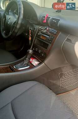 Універсал Mercedes-Benz C-Class 2002 в 