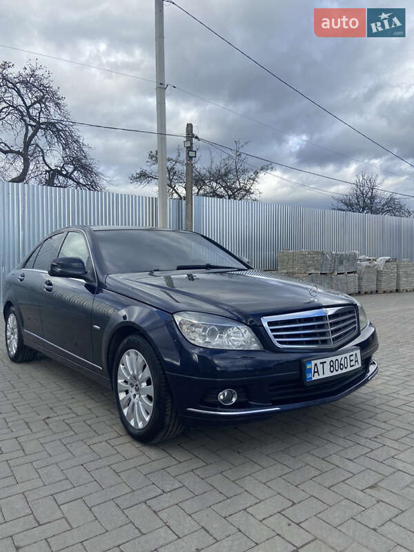 Седан Mercedes-Benz C-Class 2007 в Надвірній фото Седан Mercedes-Benz C-Class 2007 в Надвірній