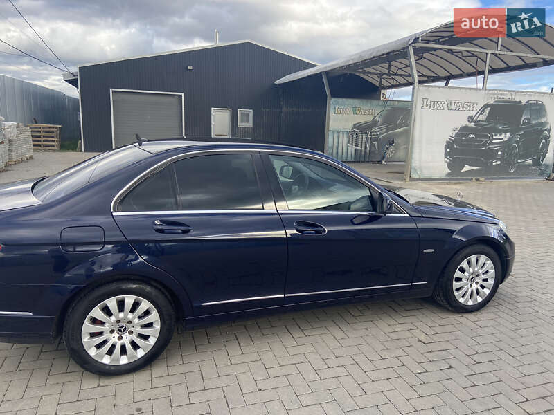 Седан Mercedes-Benz C-Class 2007 в Надвірній фото 11 Седан Mercedes-Benz C-Class 2007 в Надвірній
