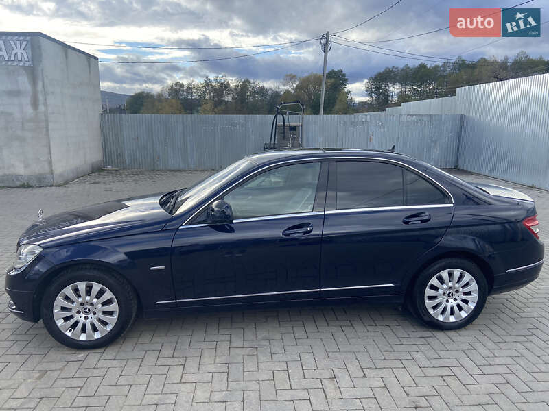 Седан Mercedes-Benz C-Class 2007 в Надвірній фото 5 Седан Mercedes-Benz C-Class 2007 в Надвірній