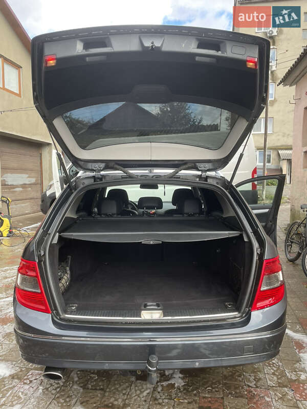 Универсал Mercedes-Benz C-Class 2008 в Сваляве