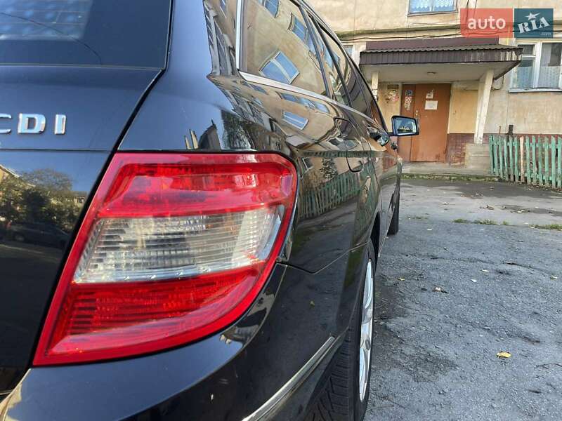 Универсал Mercedes-Benz C-Class 2010 в Стрые