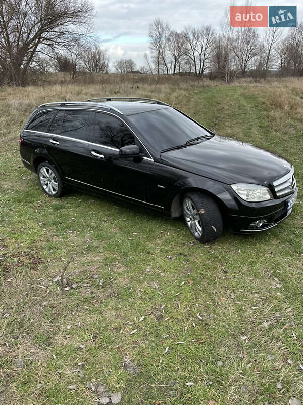 Универсал Mercedes-Benz C-Class 2008 в Киеве