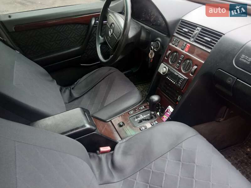 Седан Mercedes-Benz C-Class 1995 в Заречном
