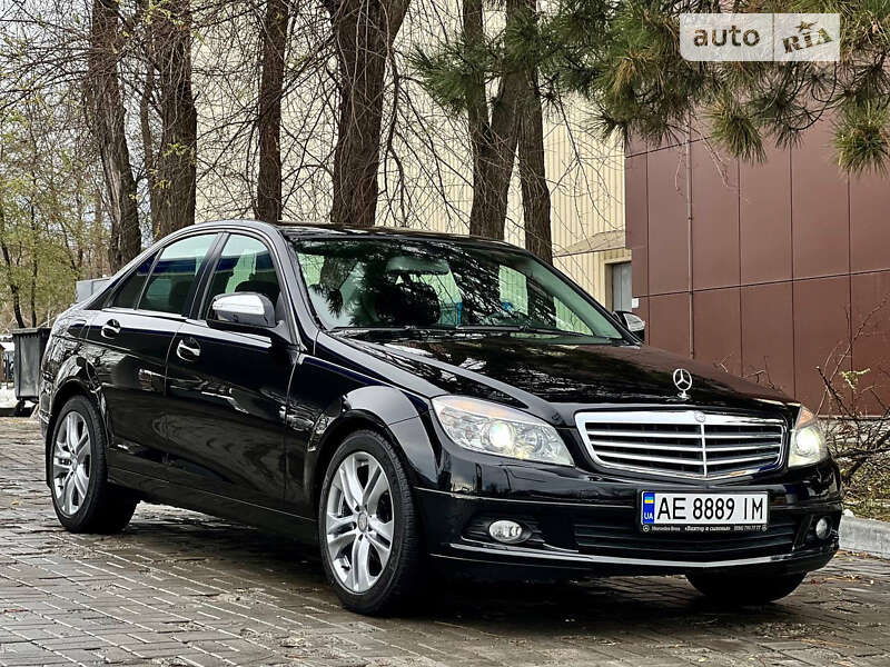 Седан Mercedes-Benz C-Class 2008 в Днепре